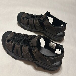 NWOT ADVENTURIDEGE MENS TREKKING CLOSED TOE SANDALS WATER HIKING TRAIL SIZE 12